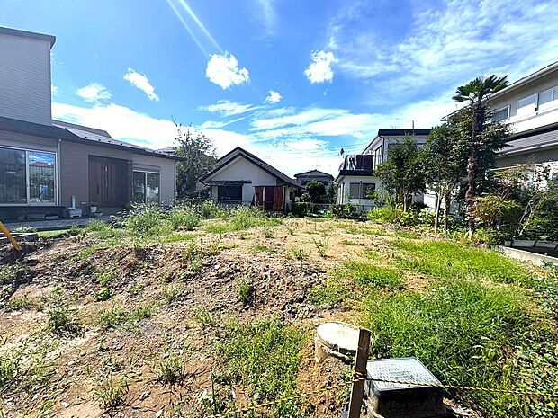 建築条件付きの売地です。参考プランあります。(令和8年9月 撮影)