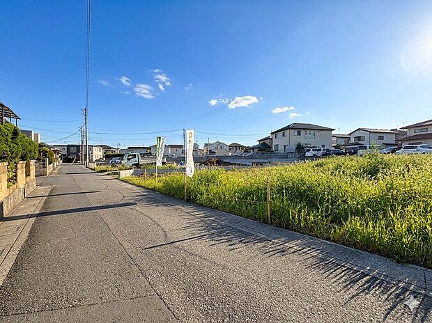 日々の暮らしを豊かにする豊富な生活利便施設が充実。(令和8年7月 撮影)