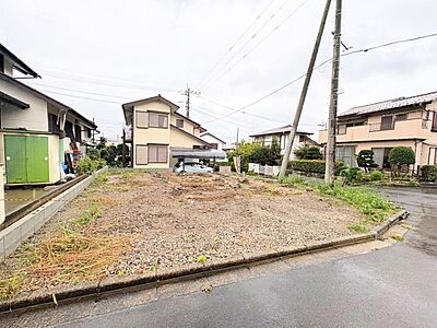外観:敷地面積は40坪以上、角地に面する3LDKのお住まい。(令和8年9月撮影) 外観:敷地面積は40坪以上、角地に面する3LDKのお住まい。(令和8年9月撮影)