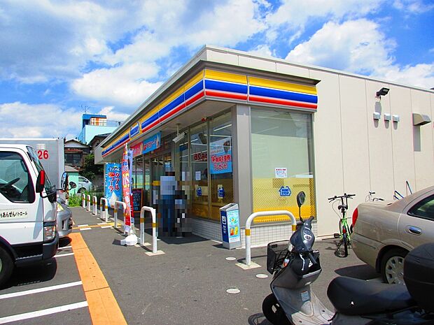 ミニストップさいたま新中里4丁目店まで約450m
