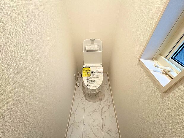 白を基調に飽きのこない空間は、質感豊かな仕上がりです。