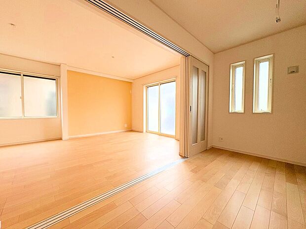 ひとつながりの空間になる、ＬＤＫと続き間居室のある間取り。