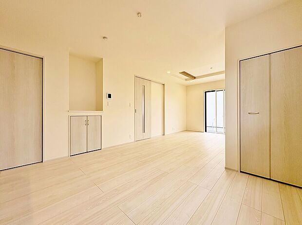 住まいの中心に収納を設けることで、生活用品を一箇所にまとめておけます。