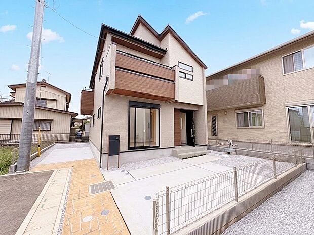 桶川駅まで徒歩16分の立地。ワンランク上の装いで訪問された方を迎えます。