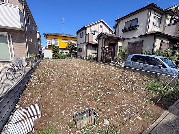 太陽光パネル・地震に強い制震ダンパー標準装備です。(令和8年9月撮影)