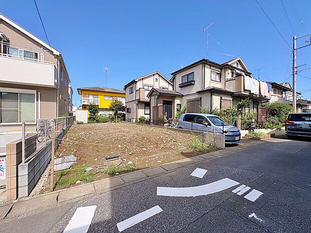 南道路に面しており陽当り良好なお住まい。(令和8年9月撮影)