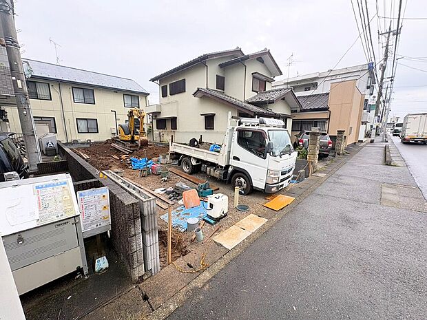 LDKは広々18帖、カウンターキッチンを採用しています。(令和8年10月撮影)