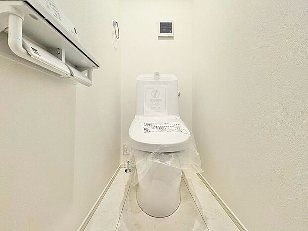 白を基調に飽きのこない空間は、質感豊かな仕上がりです。
