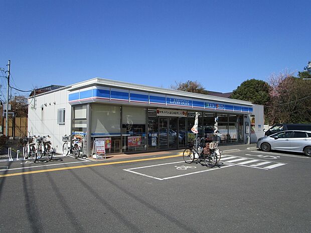 ローソンさいたま東門前南店まで約450m
