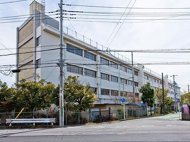 柳崎小学校まで約1000m
