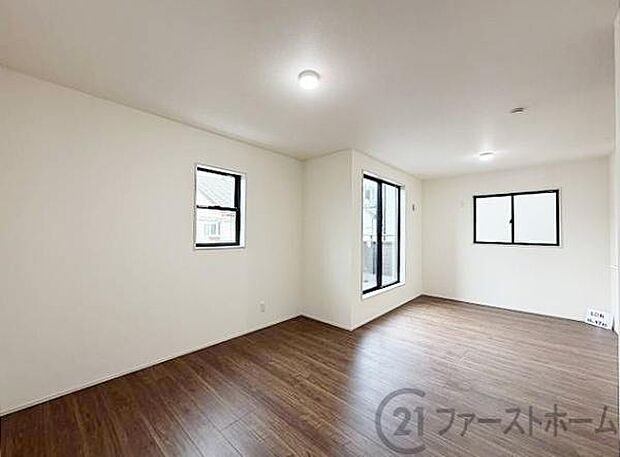 落ち着いた雰囲気のリビングでゆったりとくつろげます。