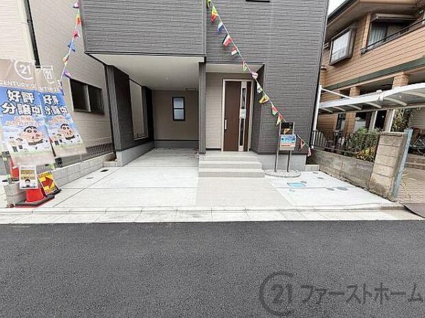 間口が広く車の出し入れがラクです。