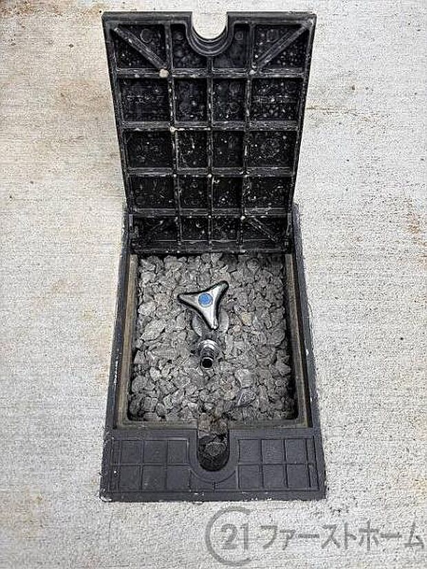 散水栓がありますので天気の良い日は自宅で洗車ができます。