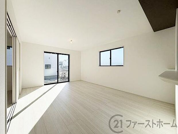 落ち着いた雰囲気のリビングでゆったりとくつろげます。