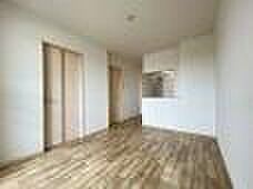 アース・カラー 205 2階2LDKのリビング/ダイニング