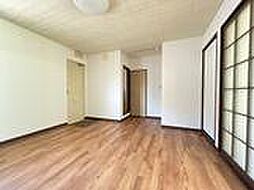 吉井ハイツ　Ｂ棟 102 1階2DKのリビング/ダイニング