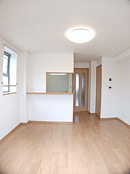 アルマーニ　2 0203 2階1LDKのリビング/ダイニング