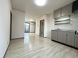 ルミエールセカンド 102 1階2LDKのリビング/ダイニング