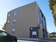 三本松口駅よりバス10分 徒歩2分 築11年5ヶ月 3階建の賃貸物件