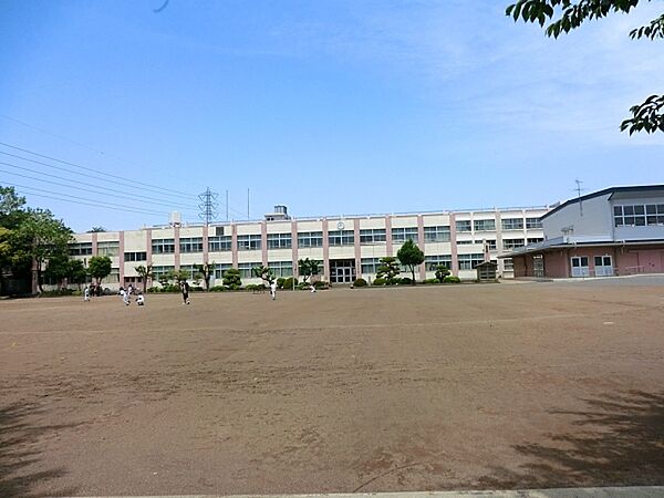 大和市立桜丘小学校まで880m、大和市立桜丘小学校
