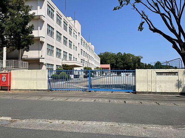 大和市立上和田中学校まで1200m、大和市立上和田中学校