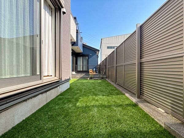 【CG加工によるイメージ】植栽等は実際には設置されておらず、販売価格には含まれません。