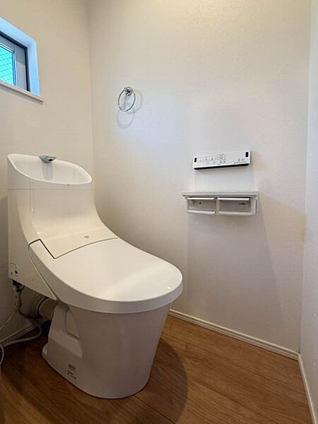 いつも綺麗に清潔に！ウォッシュレット付きトイレです。
