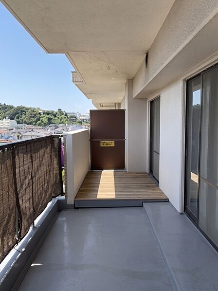 【Balcony】  気持ちのいい空が見渡せる広いバルコニー。