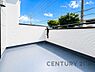 バルコニー：【Balcony】  バルコニーは風通しが良く、日中は日当たりも良好です！