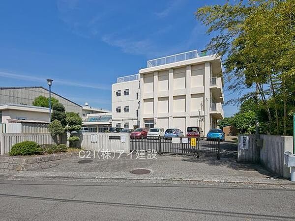 横浜市立みたけ台中学校まで258m、横浜市立みたけ台中学校