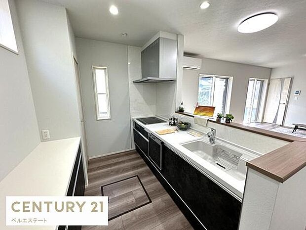 清潔感溢れるキッチンでの料理は楽しみですね♪