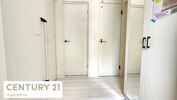 玄関から見た廊下です!