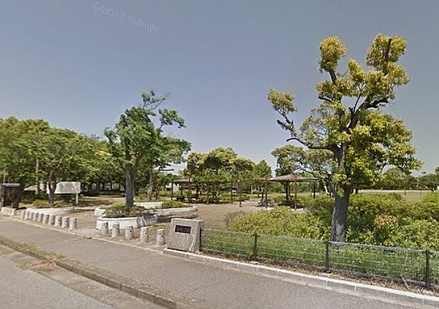 八崎公園まで551m