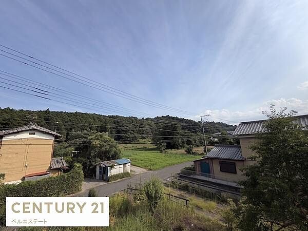 バルコニーからの眺望写真です！遮る高い建物が無い為、風通し、日当たり良好です。