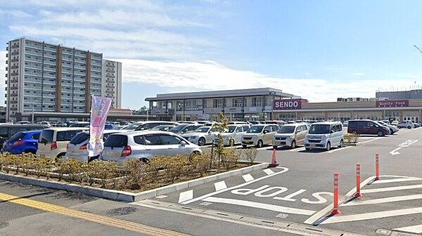 ゆりまち袖ケ浦駅前モールまで925m