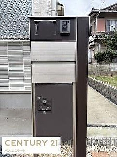 宅配ボックスもあります。