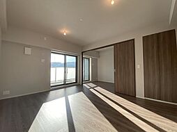 ジオ島本　ノース棟 104 1階3LDKのリビング/ダイニング