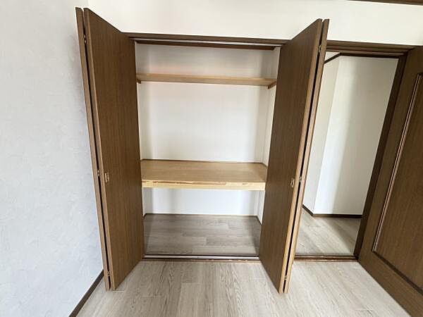 各居室に収納スペースを確保。お洋服や荷物もすっきり片付き、お部屋を広く使えます。