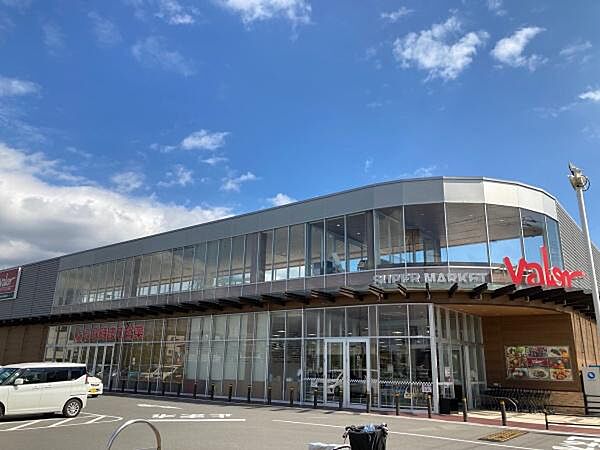 バロー 高槻店まで423m