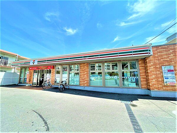 セブンイレブン島本町青葉1丁目店まで176m