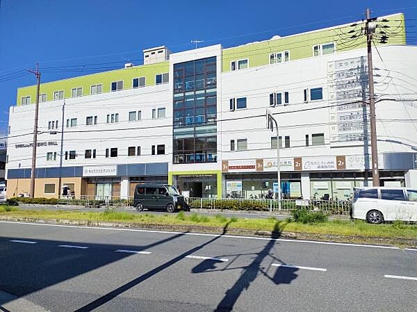 島本健康モールまで519m、5つのクリニックと処方箋薬局が一か所に集まっているクリニックビルです