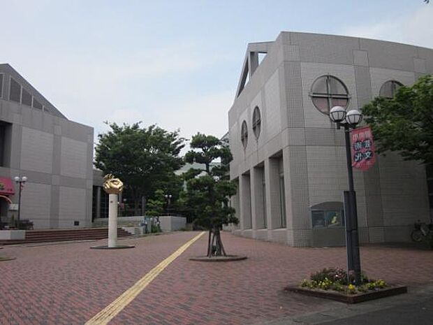 碧南図書館まで500m