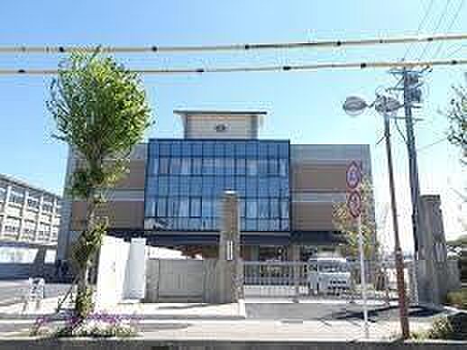 高浜小学校まで1300m