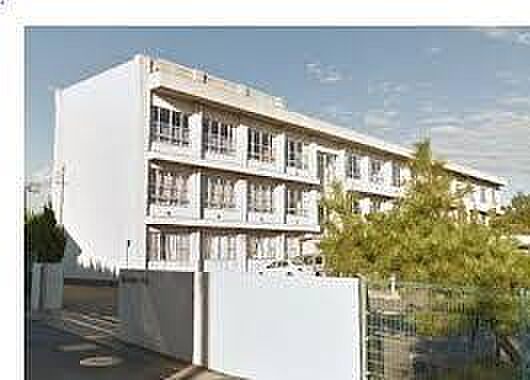 西端小学校まで750m