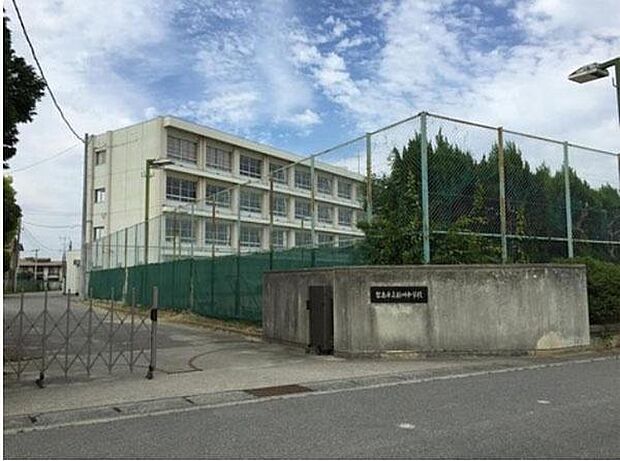 新川中学校まで800m