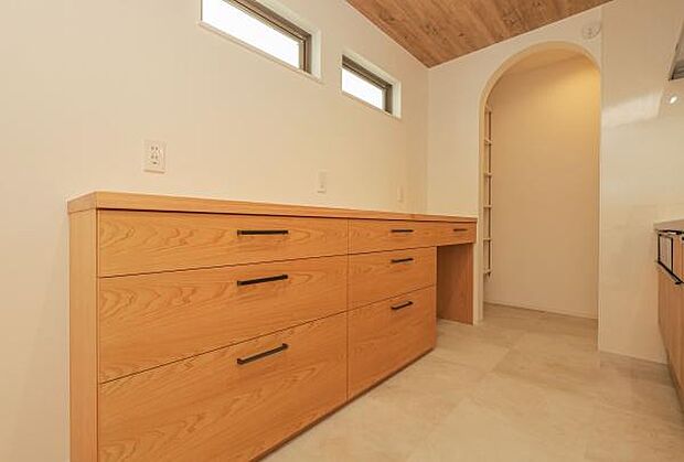 造作カップボード一例