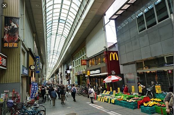 大手筋商店街まで690m