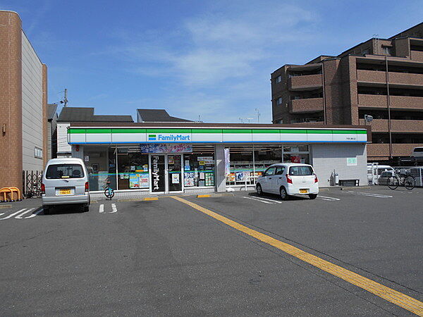 ファミリーマート竹田七瀬川店まで554m
