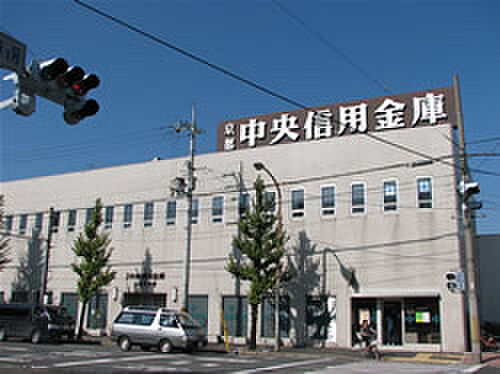 京都中央信用金庫十条支店まで589m