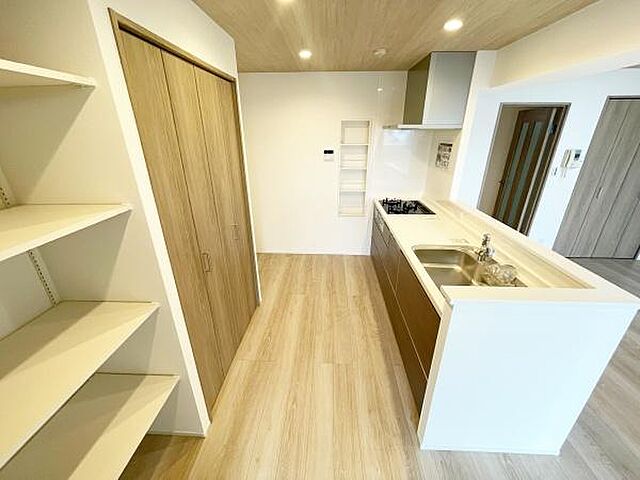 キッチン 千葉ガーデンタウンＥ棟 9階/-